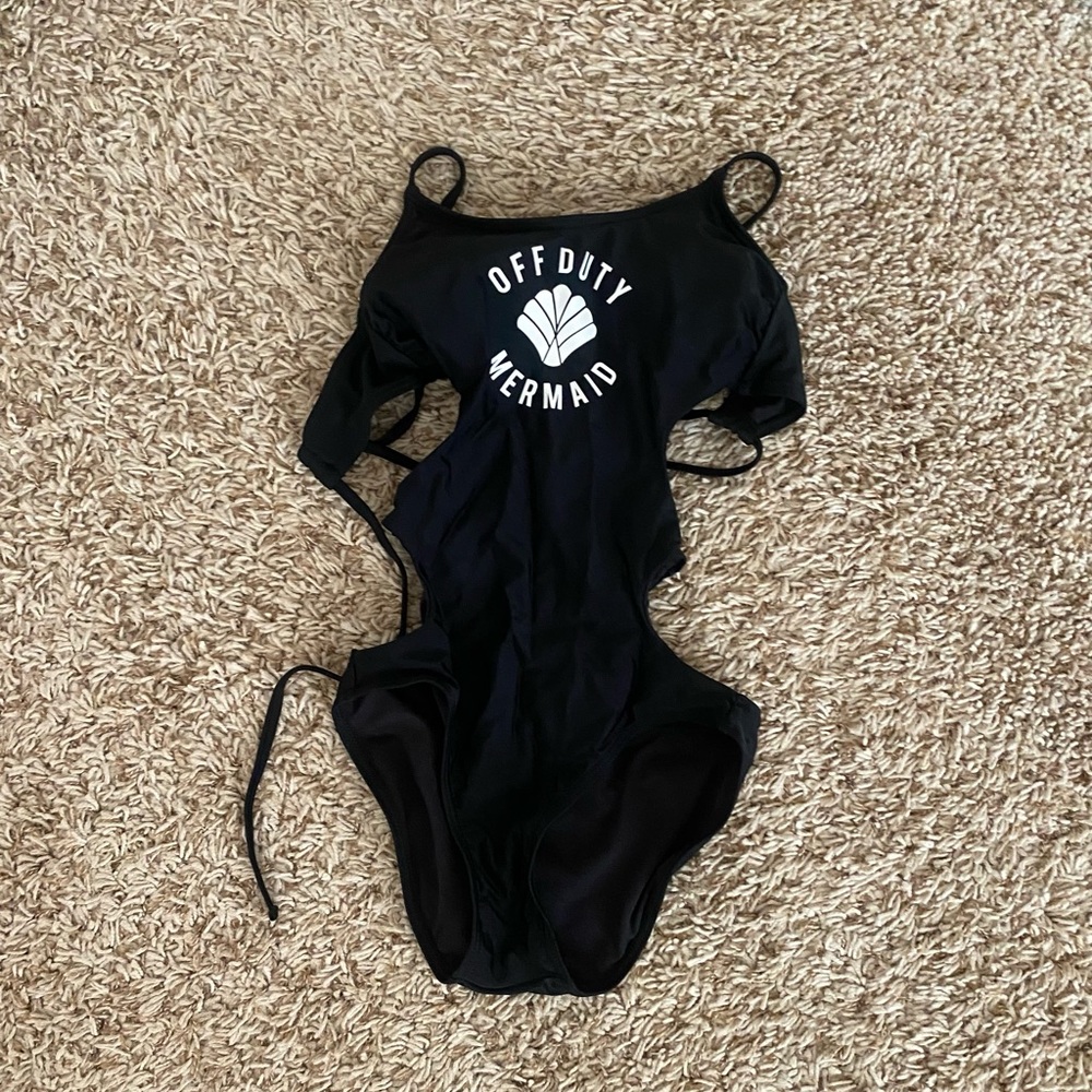 Cutout one piece